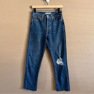 Levi’s Wedgie Straight Button Fly Distressed Jeans Size 27